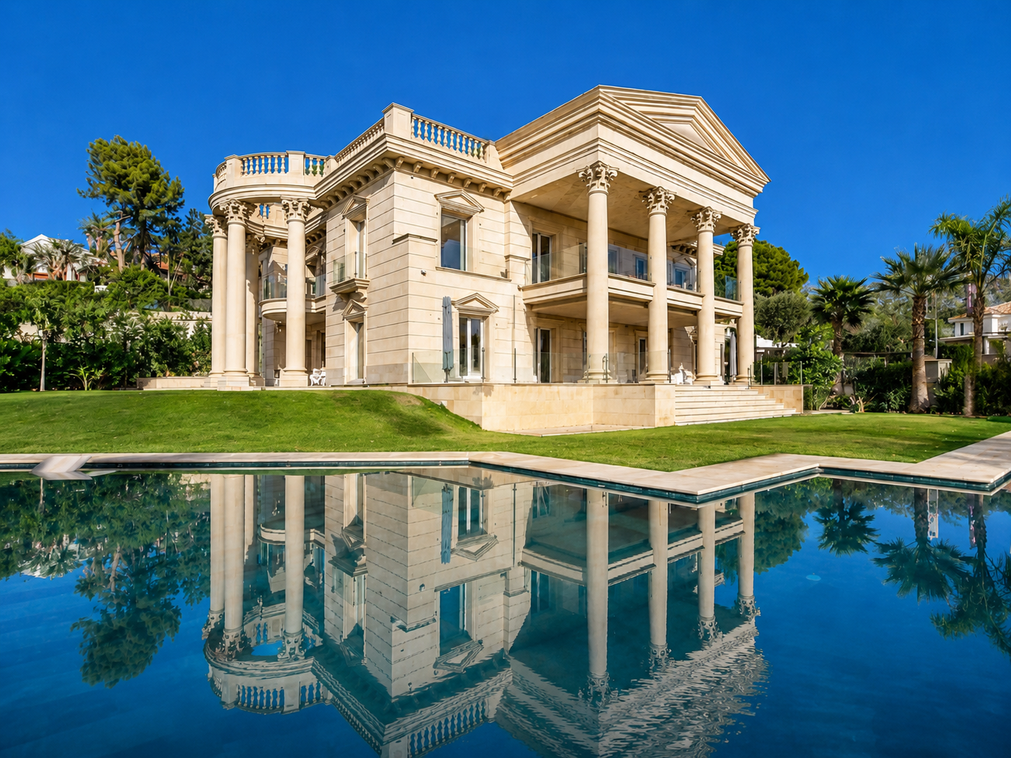 Sierra Blanca — Mansión Moderna de Estilo Romano